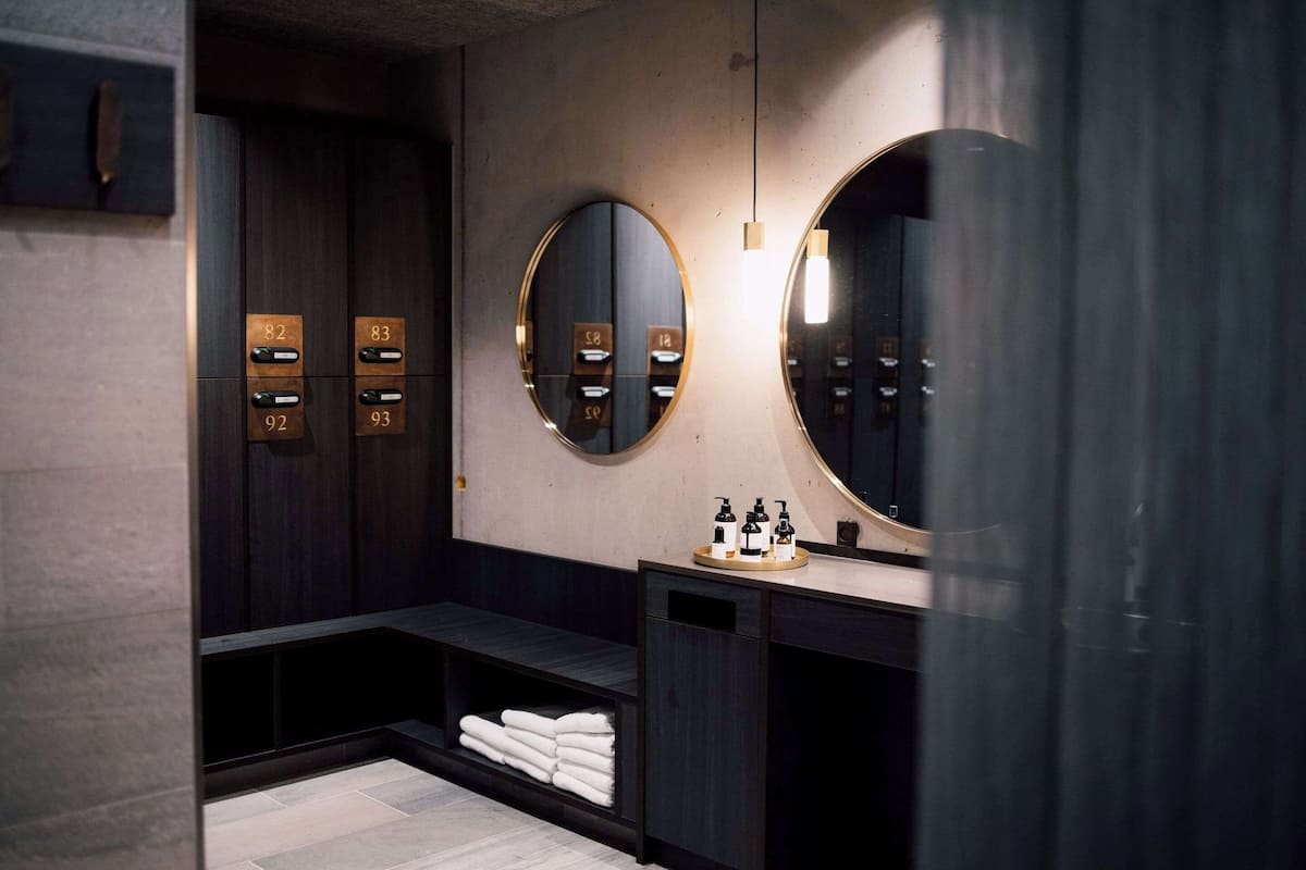 couples treatment room(s), body treatments, aromatherapy