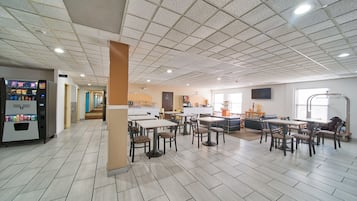Desayuno para llevar incluido todos los días