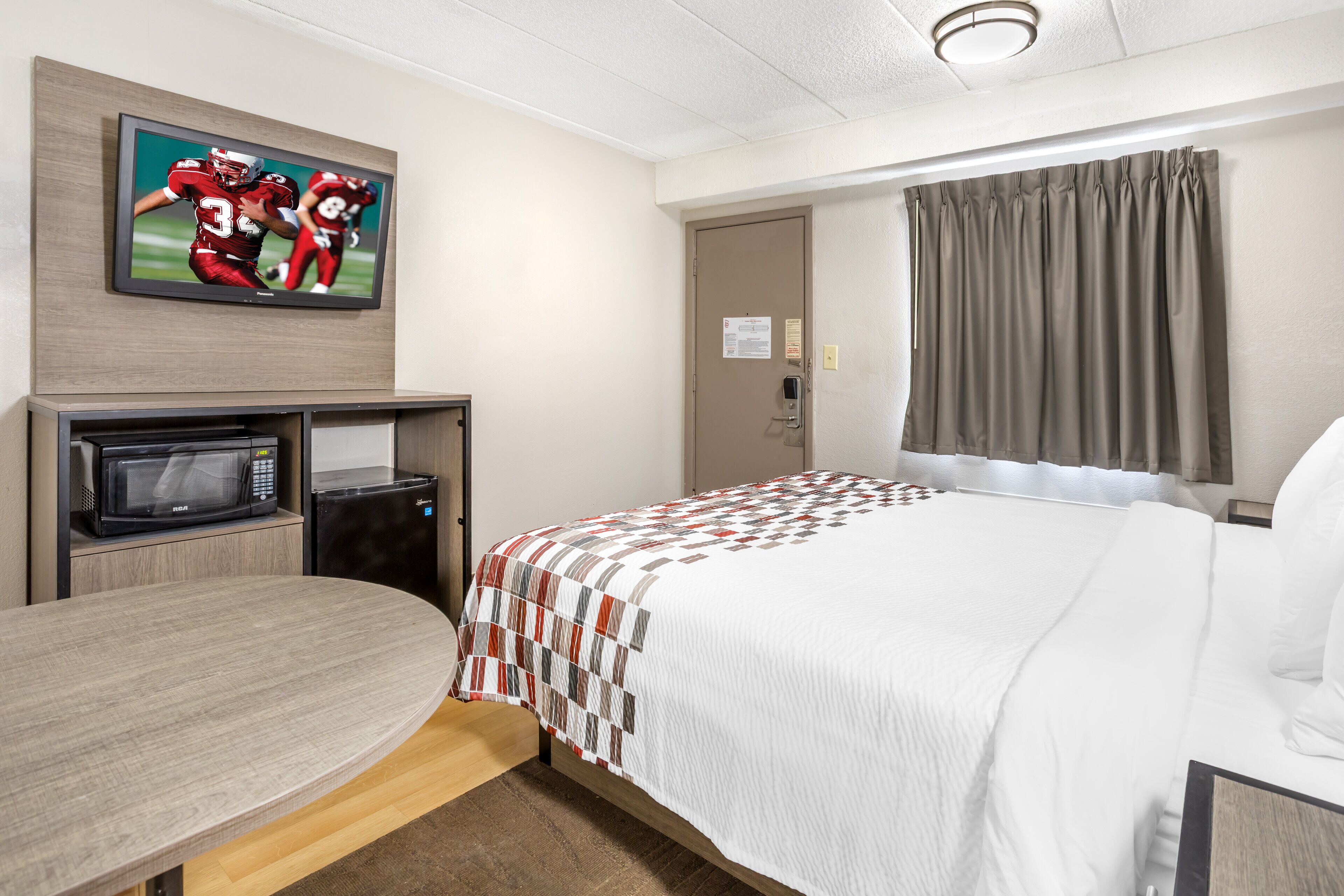 Photo - Red Roof Inn Tinton Falls - Jersey Shore