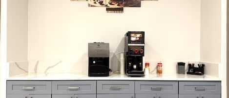 Desayuno continental gratuito y diario
