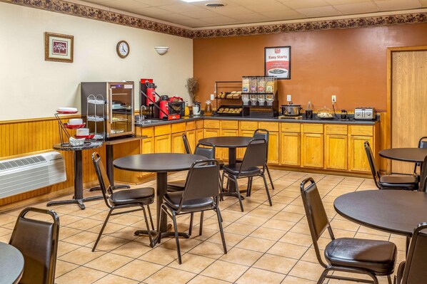 Restaurant - Econo Lodge Inn & Suites Newton (Newton)