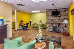 Lobby - Econo Lodge Inn & Suites Newton (Newton)