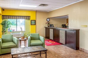Lobby - Econo Lodge Inn & Suites Newton (Newton)