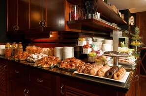 Daily buffet breakfast (EUR 17 per person)