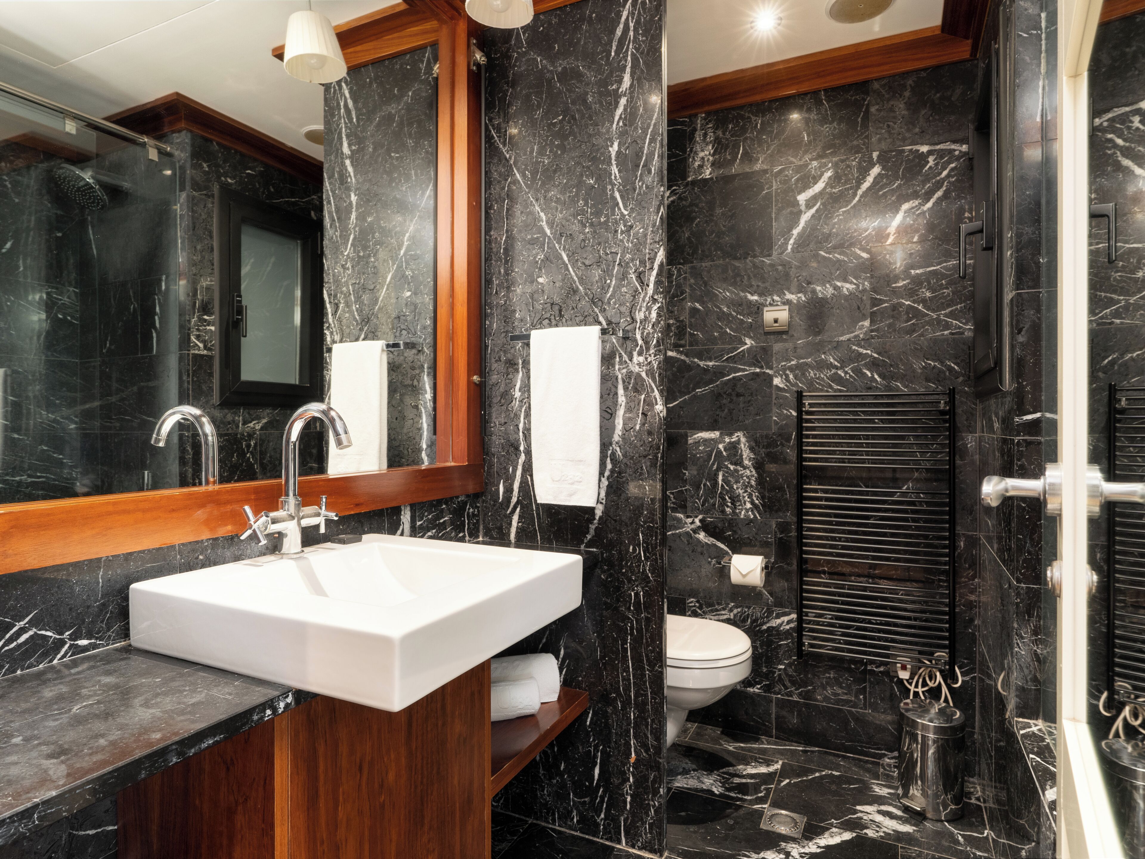 Superior Double Room (Plus) | Bathroom | Hair dryer, slippers, towels