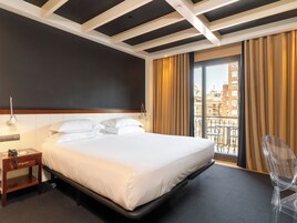 Superior Room, Balcony | Minibar, in-room safe, desk, laptop workspace