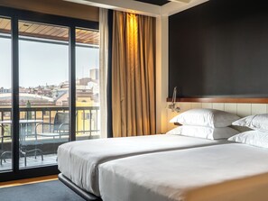 Habitació doble superior (Plus) | Minibar, caixa forta a l'habitació i escriptori 