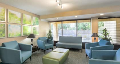 Days Inn by Wyndham Newark Wilmington
