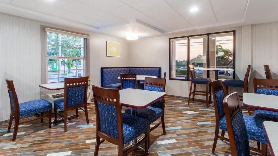 Days Inn by Wyndham Newark Wilmington