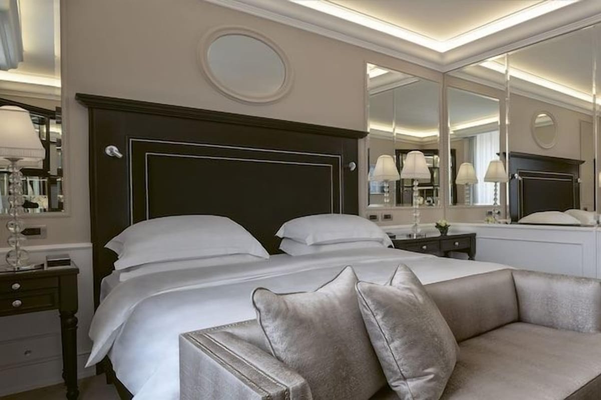 Premium bedding, minibar, in-room safe, blackout curtains
