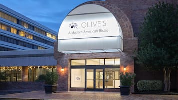 Petit déjeuner, déjeuner et dßner servis sur place