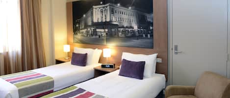 Superior Room, 2 Single Beds | 1 bedroom, desk, laptop workspace, iron/ironing board
