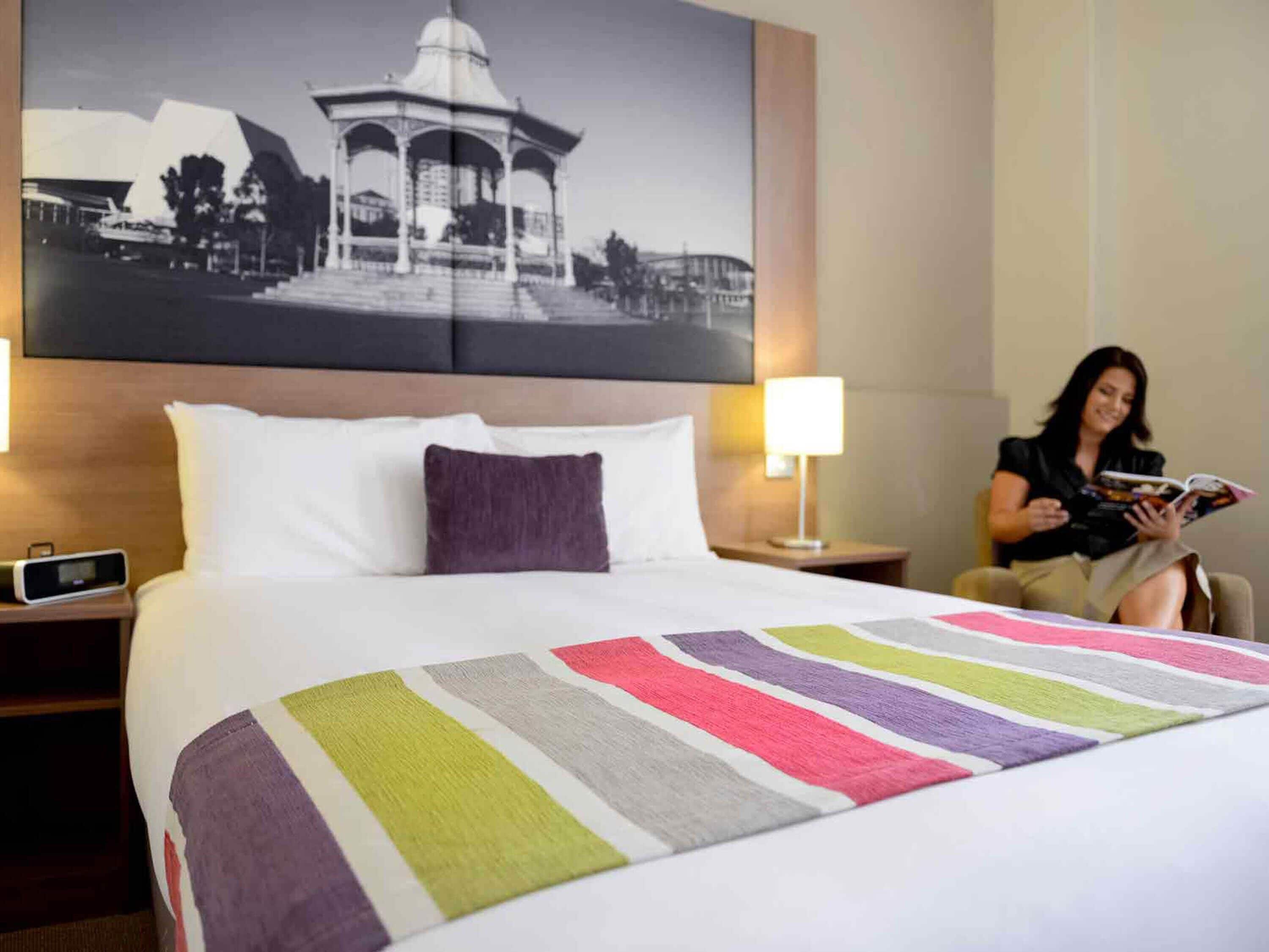 Superior Room, 1 Queen Bed | Desk, laptop workspace, iron/ironing board, free cribs/infant beds