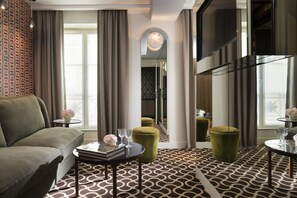 Deluxe Suite (Parisienne) | Living area