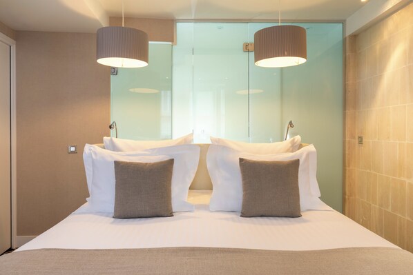 Family Suite | Premium bedding, minibar, in-room safe, individually decorated