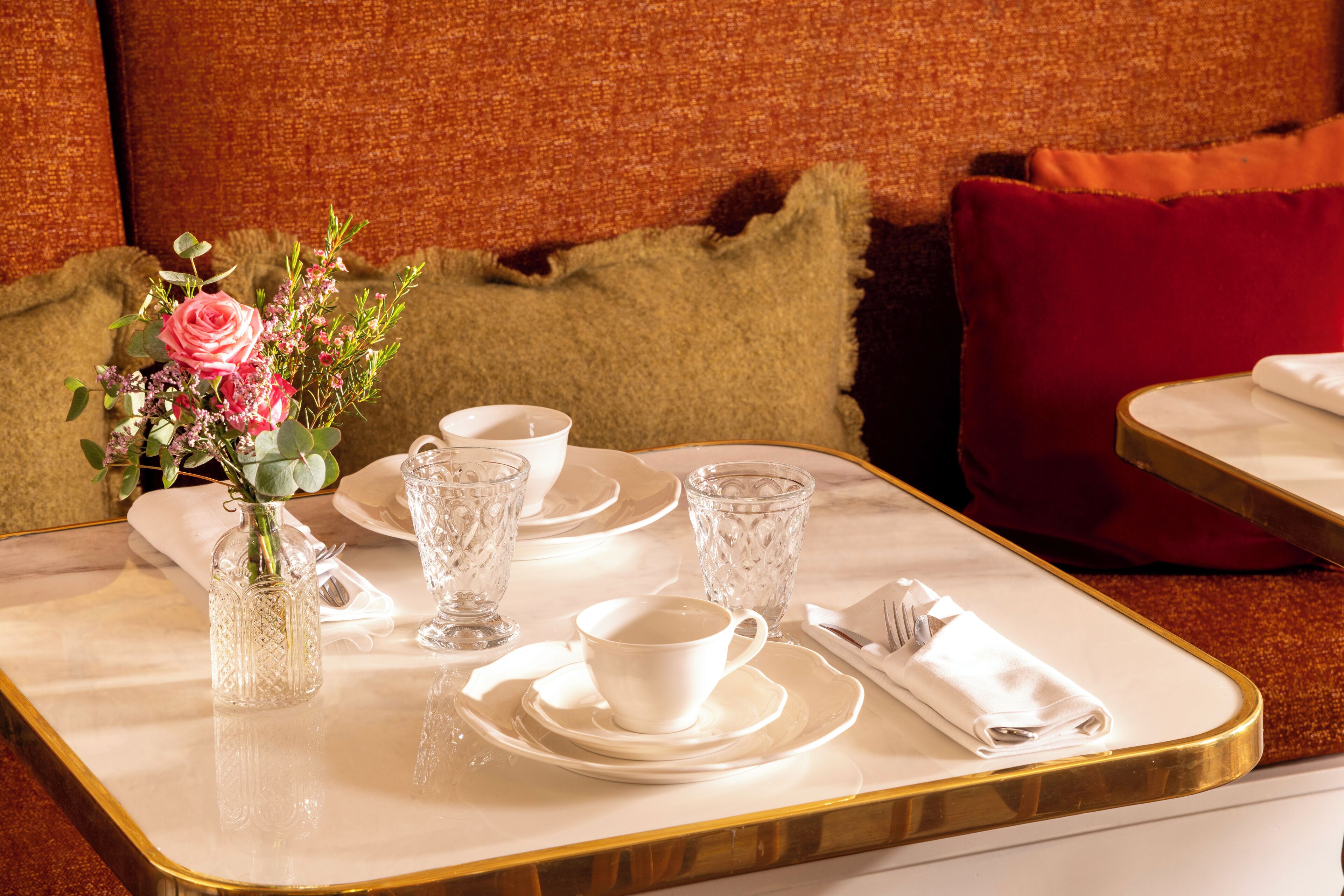 daily cooked-to-order breakfast (eur 22 per person)