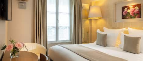 Traditional Room | Premium bedding, minibar, in-room safe, individually decorated