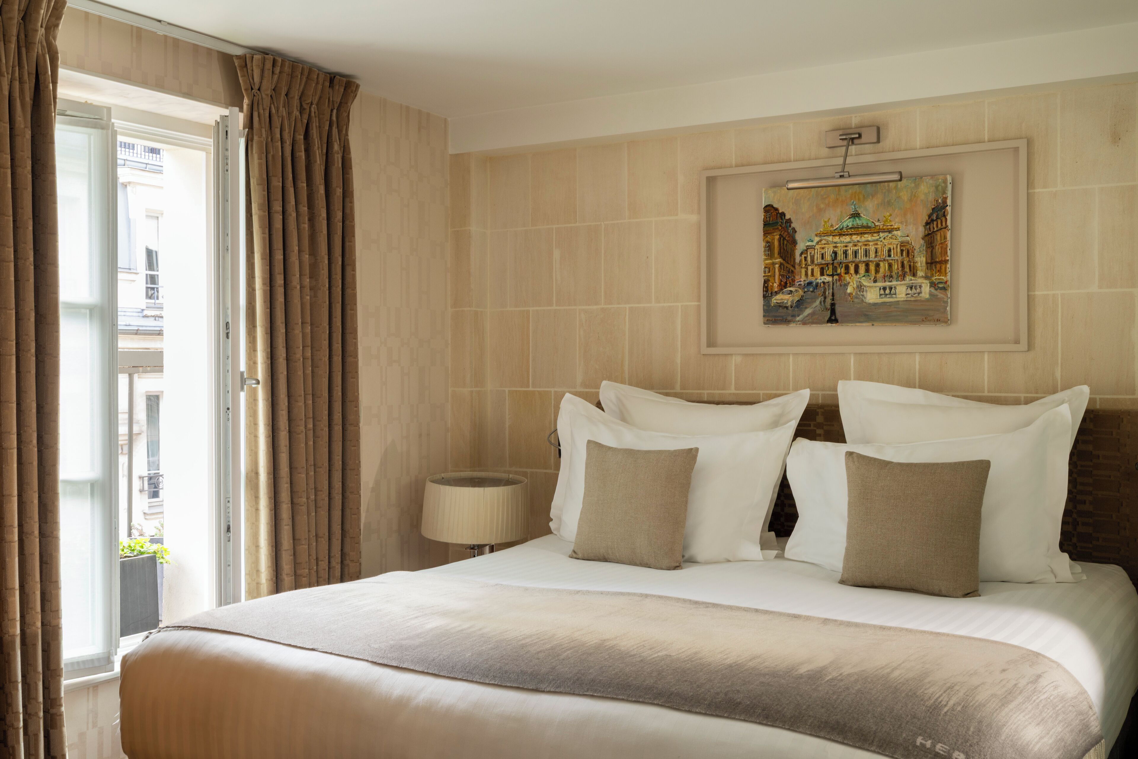 Suite Deluxe (Parisienne) | Ropa de cama de alta calidad y minibar 