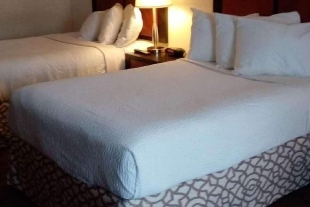 Hochwertige Bettwaren, Pillowtop-Betten, Schreibtisch