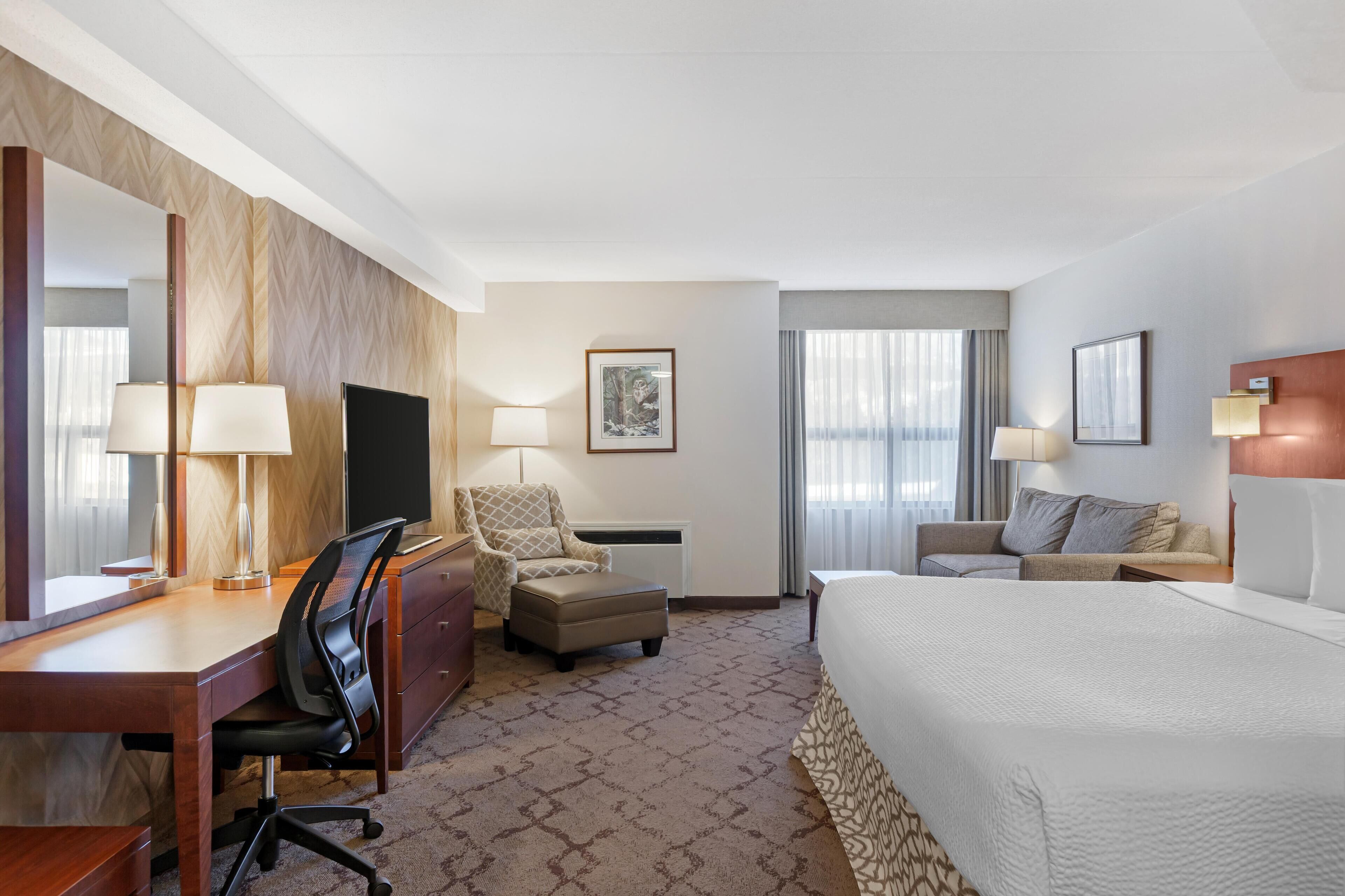 Standard Room, 1 King Bed, Non Smoking, Jetted Tub