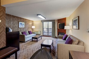 Standaard kamer, 1 kingsize bed, niet-roken, bubbelbad (with Sofabed) | Luxe beddengoed, pillowtop-bedden, een bureau, een laptopwerkplek