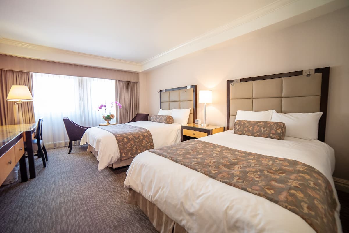 Double Room | Minibar, in-room safe, desk, laptop workspace