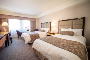 Double Room | Minibar, in-room safe, desk, laptop workspace