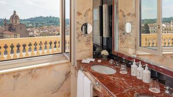 Penthouse, 1 King Bed, Terrace | Bathroom | Combined shower/tub, free toiletries, hair dryer, bathrobes