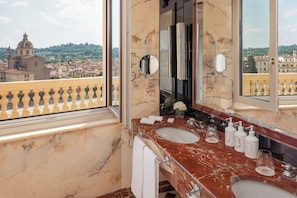 Combined shower/tub, free toiletries, hair dryer, bathrobes