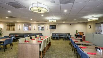 Buffet breakfast for a fee on weekends