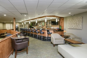 Lobby lounge - Wyndham Garden Fresno Yosemite Airport (Fresno)