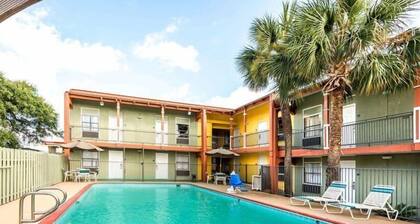 Baymont by Wyndham San Antonio Near South Texas Medical Ctr