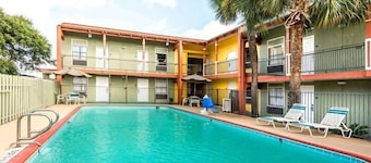 Baymont by Wyndham San Antonio Near South Texas Medical Ctr