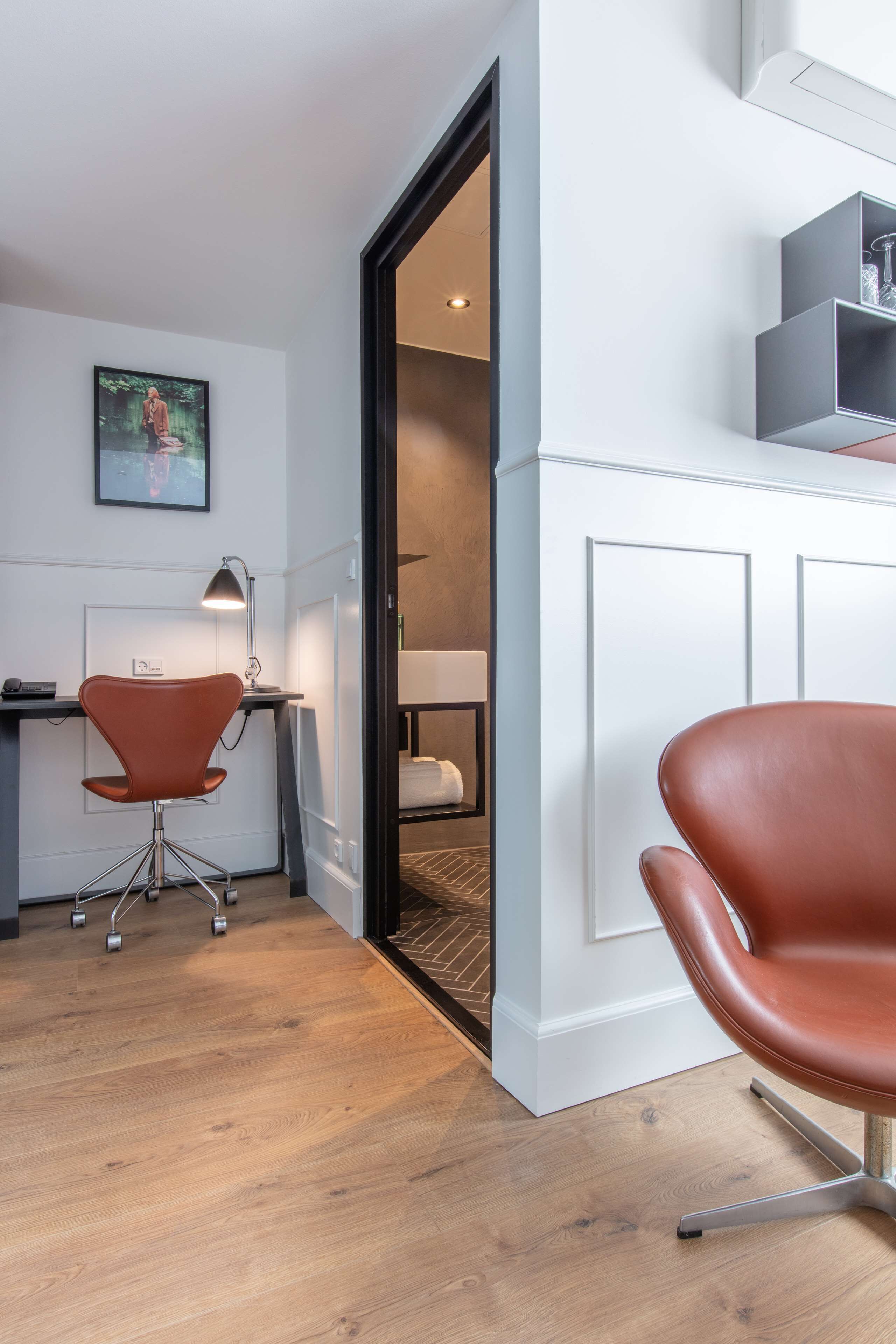 executive room, 1 queen bed, non smoking | 1 bedroom, premium bedding, pillow-top beds, in-room safe