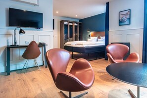 Junior Suite, 1 King Bed, Non Smoking