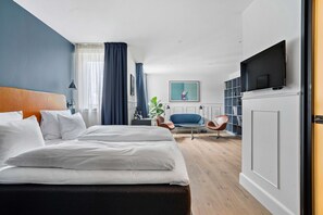Junior Suite, 1 King Bed, Non Smoking | Premium bedding, pillow-top beds, in-room safe, desk