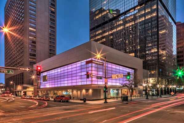 Exterior - Grand Hyatt Denver (Denver)