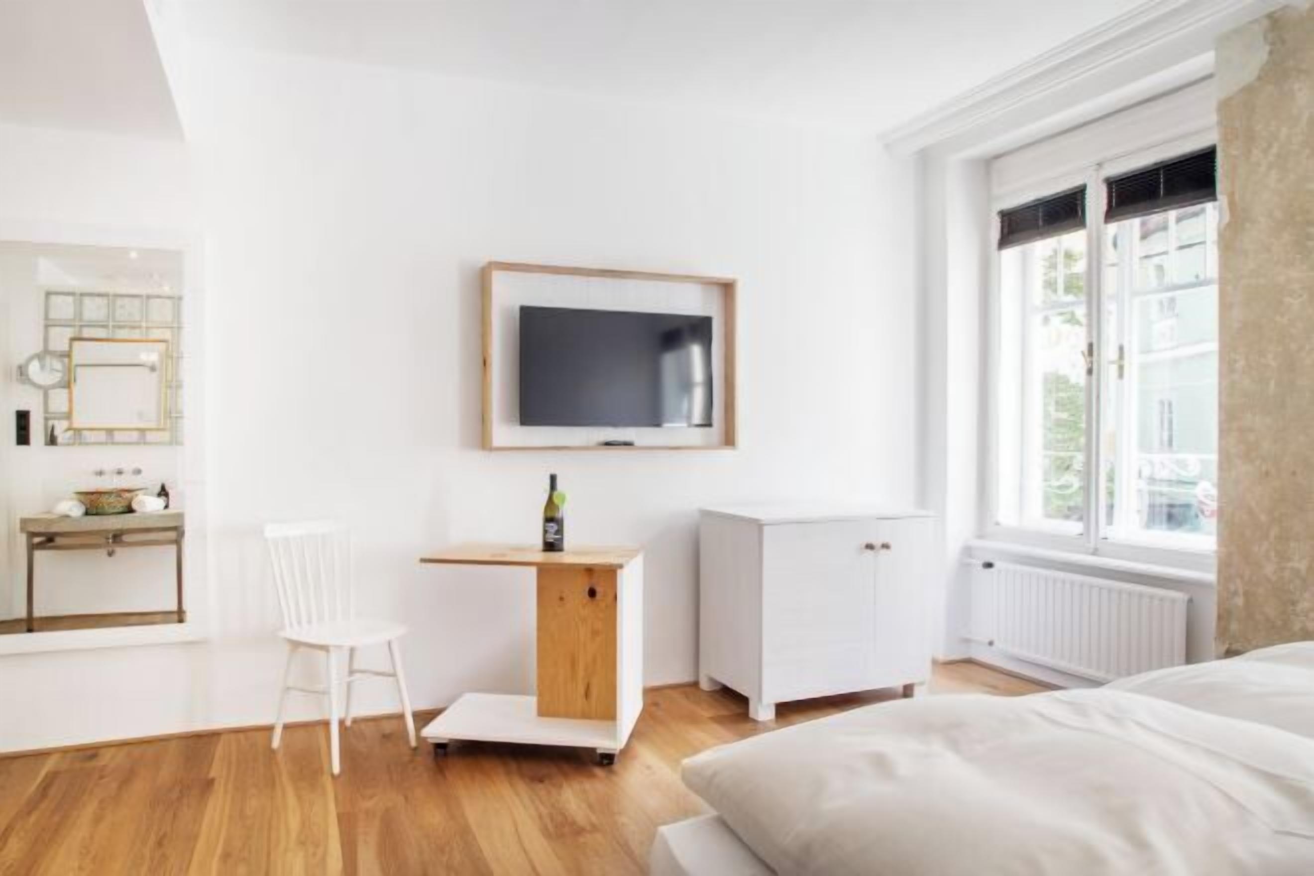 Hypoallergeen beddengoed, een minibar, een kluis op de kamer