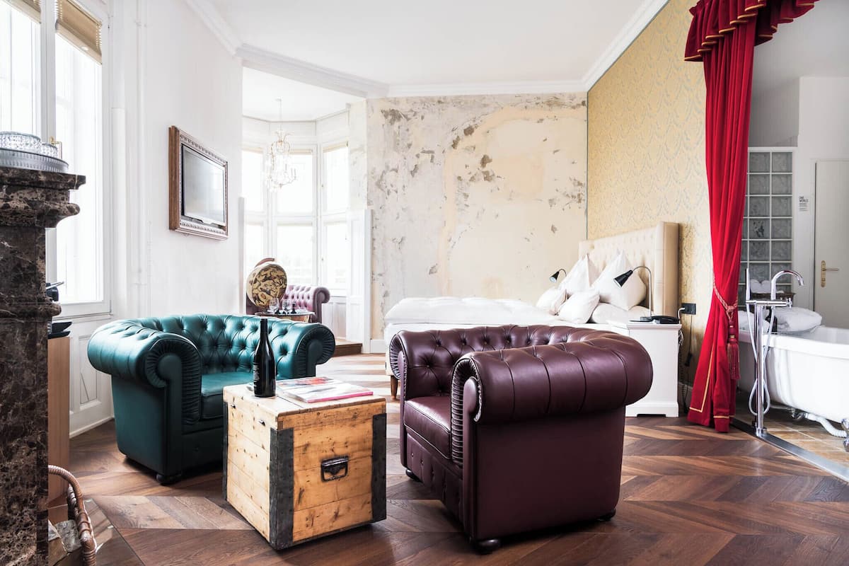 Grand suite | Hypoallergeen beddengoed, een minibar, een kluis op de kamer