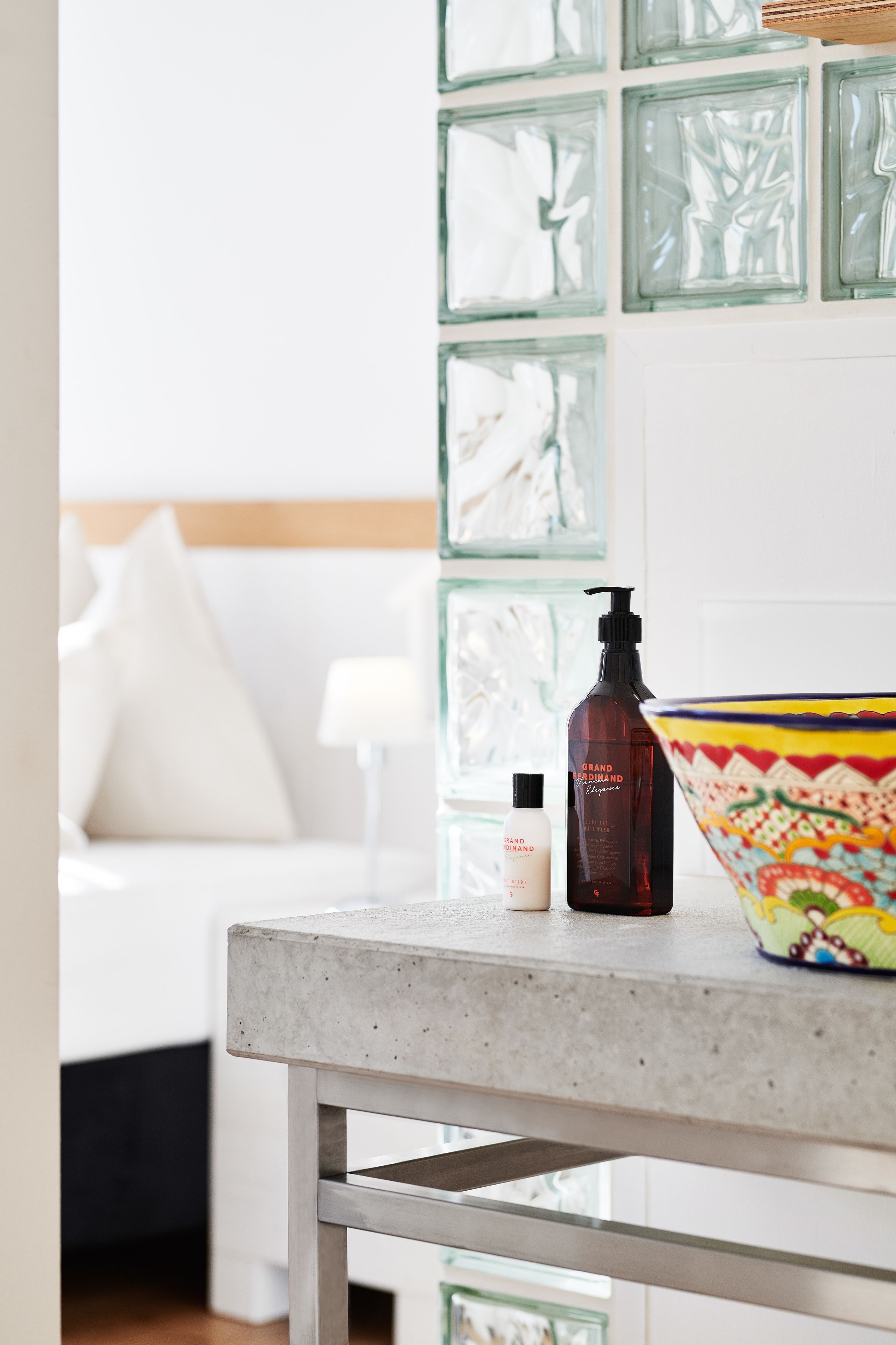 comfort independent room | bathroom | shower, free toiletries, hair dryer, towels