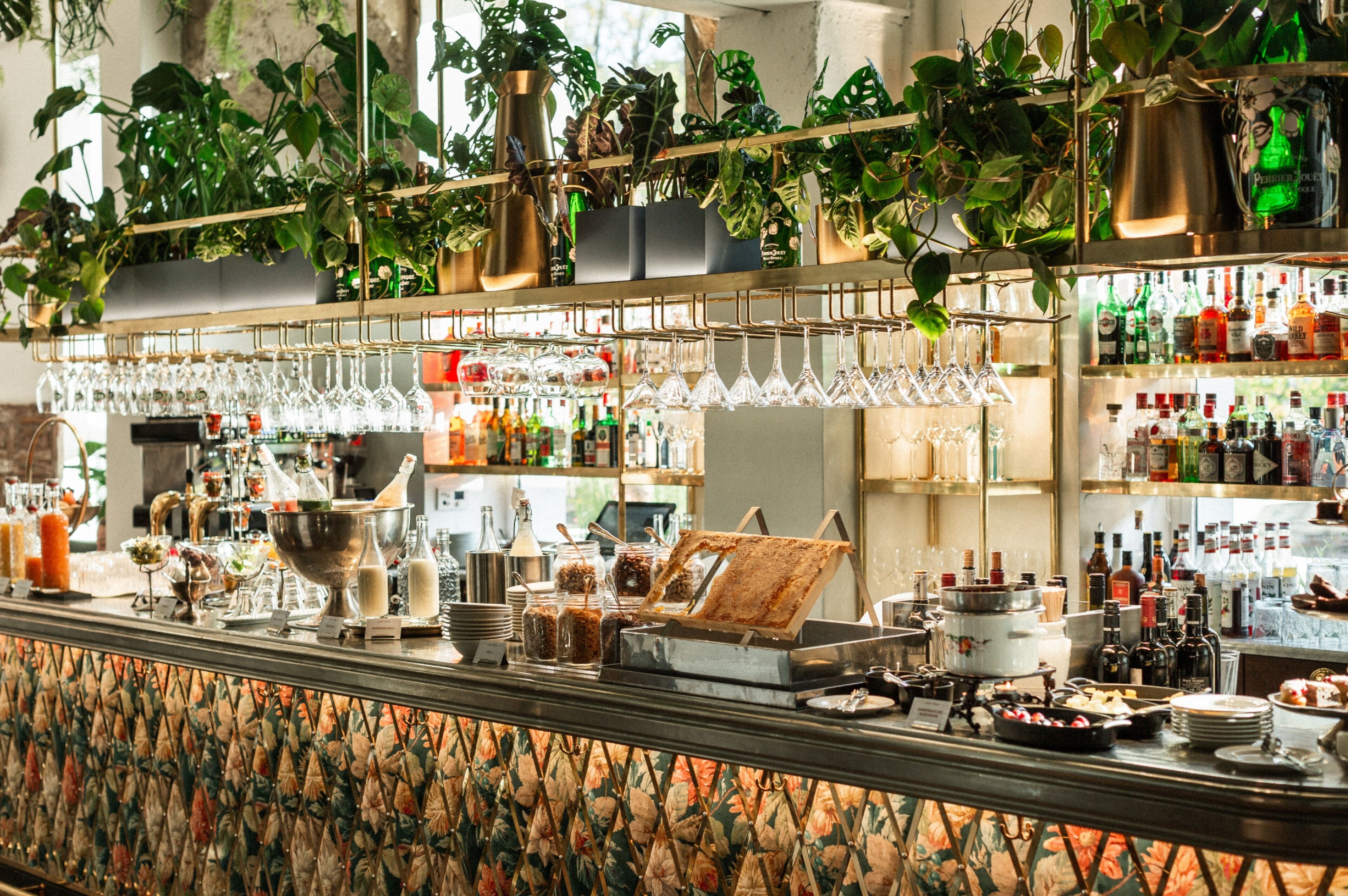 daily buffet breakfast (eur 28 per person)