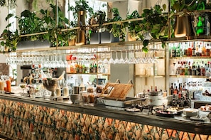 Daily buffet breakfast for a fee - Grand Hôtel Wiesler Graz (Graz)