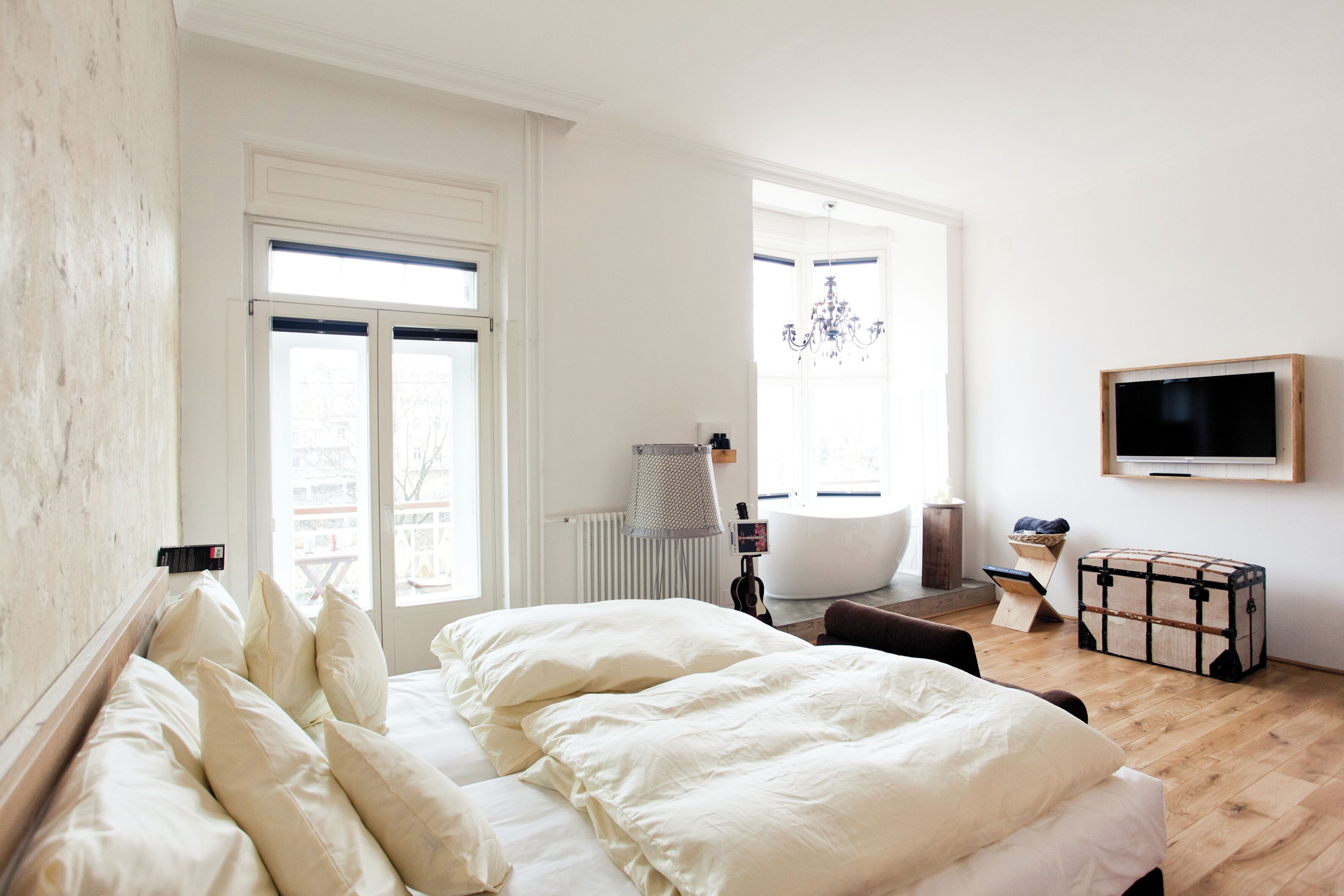 junior suite | 1 bedroom, hypo-allergenic bedding, minibar, in-room safe