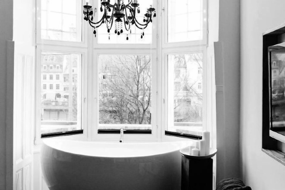 Bad | Dusj, toalettartikler (inkludert), hårføner og håndklær
