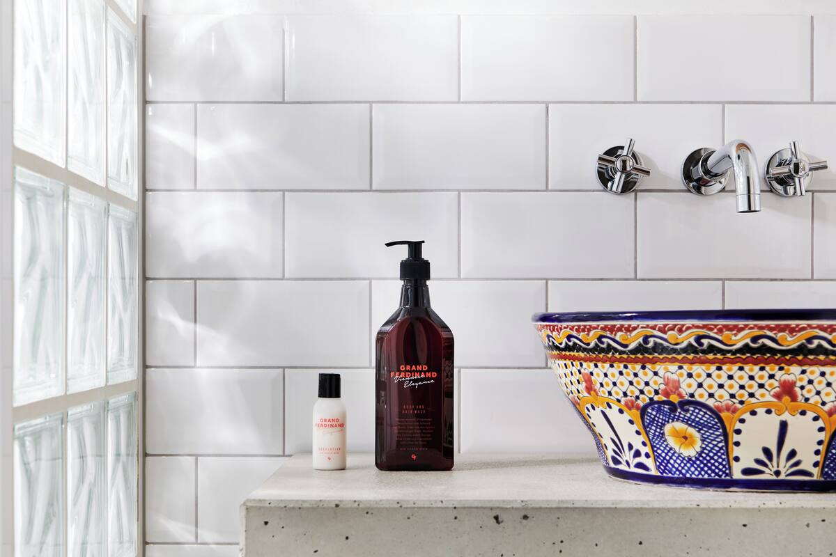 independent room | bathroom | shower, free toiletries, hair dryer, towels