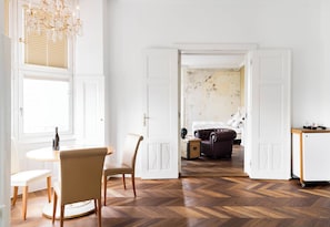 Grand Suite | Hypo-allergenic bedding, minibar, in-room safe, individually decorated - Grand Hôtel Wiesler Graz (Graz)