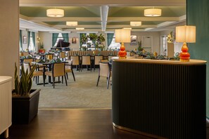 Breakfast and dinner served, Italian cuisine - Penn Harris Hotel Harrisburg, Trademark by Wyndham (Camp Hill)