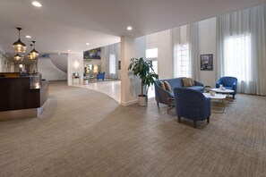 Lobby - Penn Harris Hotel Harrisburg, Trademark by Wyndham (Camp Hill)