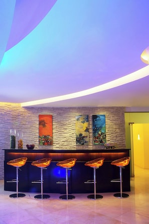 4 restaurants, breakfast, lunch, dinner served; international cuisine 