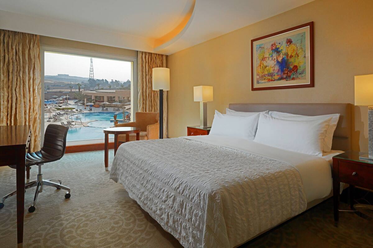 Chambre Premium, 1 très grand lit, vue piscine | Piscine